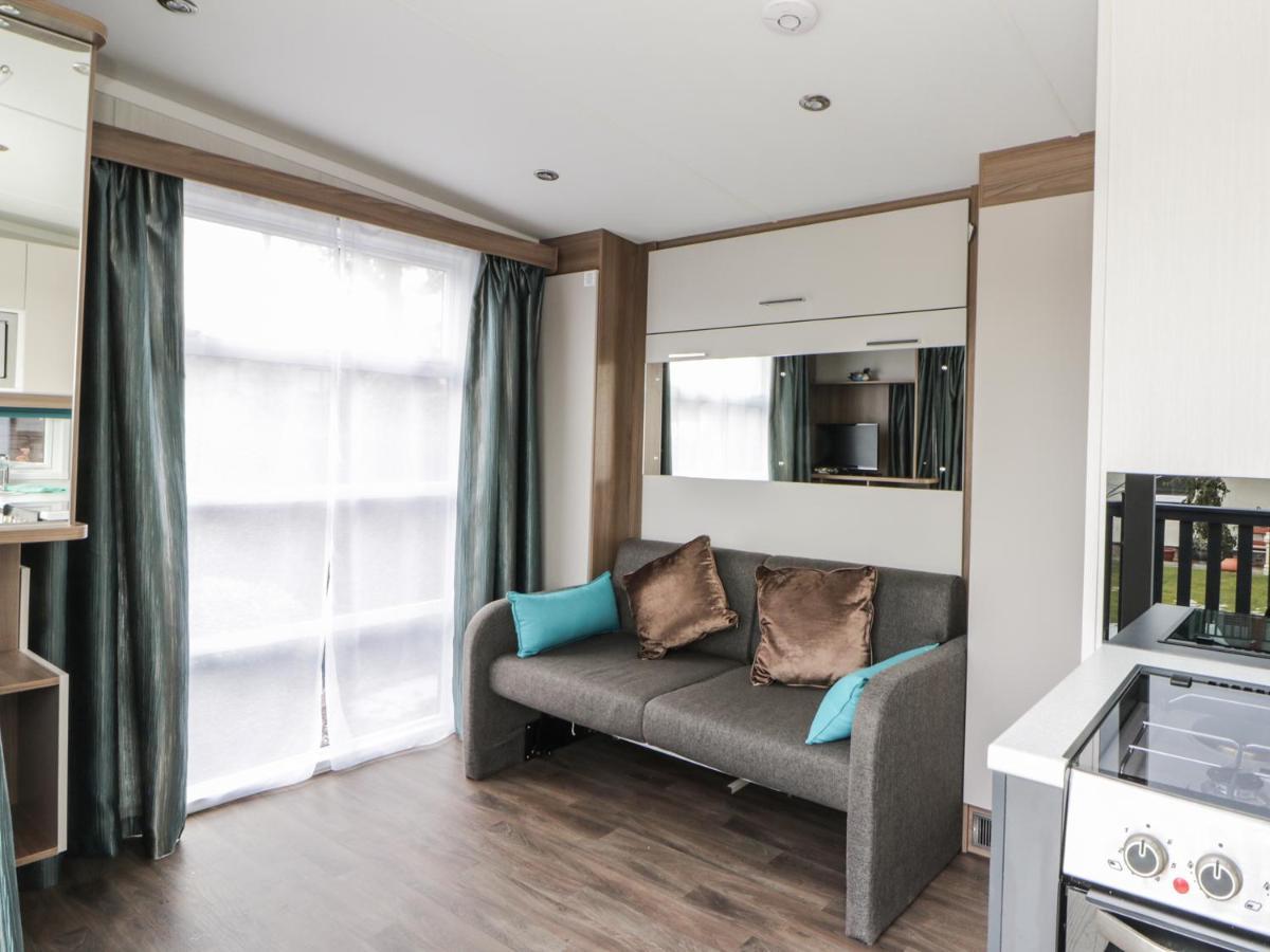 Cabin At The Tavern Villa Blairgowrie and Rattray Bagian luar foto